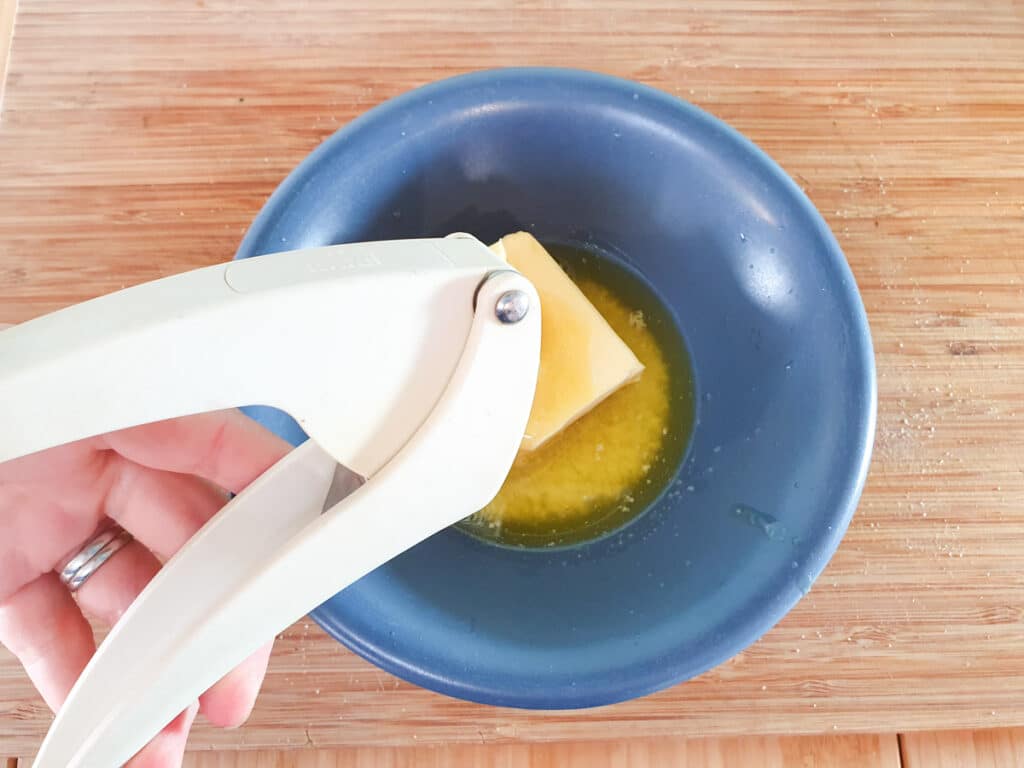 Air Fryer Garlic Bread 5